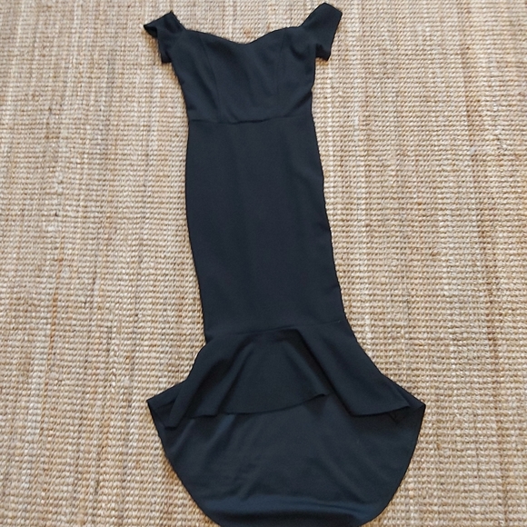 Formal dress - Picture 1 of 1